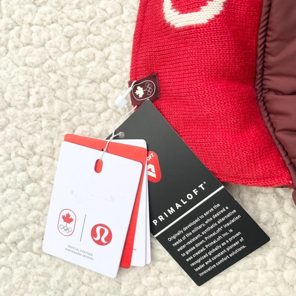 Lululemon Limited Edition Quilted Trapper Hat Red Canada NWT - Picture 8 of 11